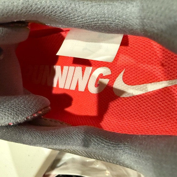 Nike Air Max 2017 Hot Lava Pink Red Platinum Shoes 849560-007 Women Size 10 - Picture 4 of 5